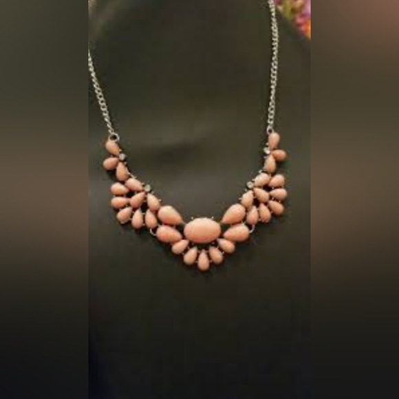 Womans Designer Necklace and Earrings Set. - Picture 3 of 6